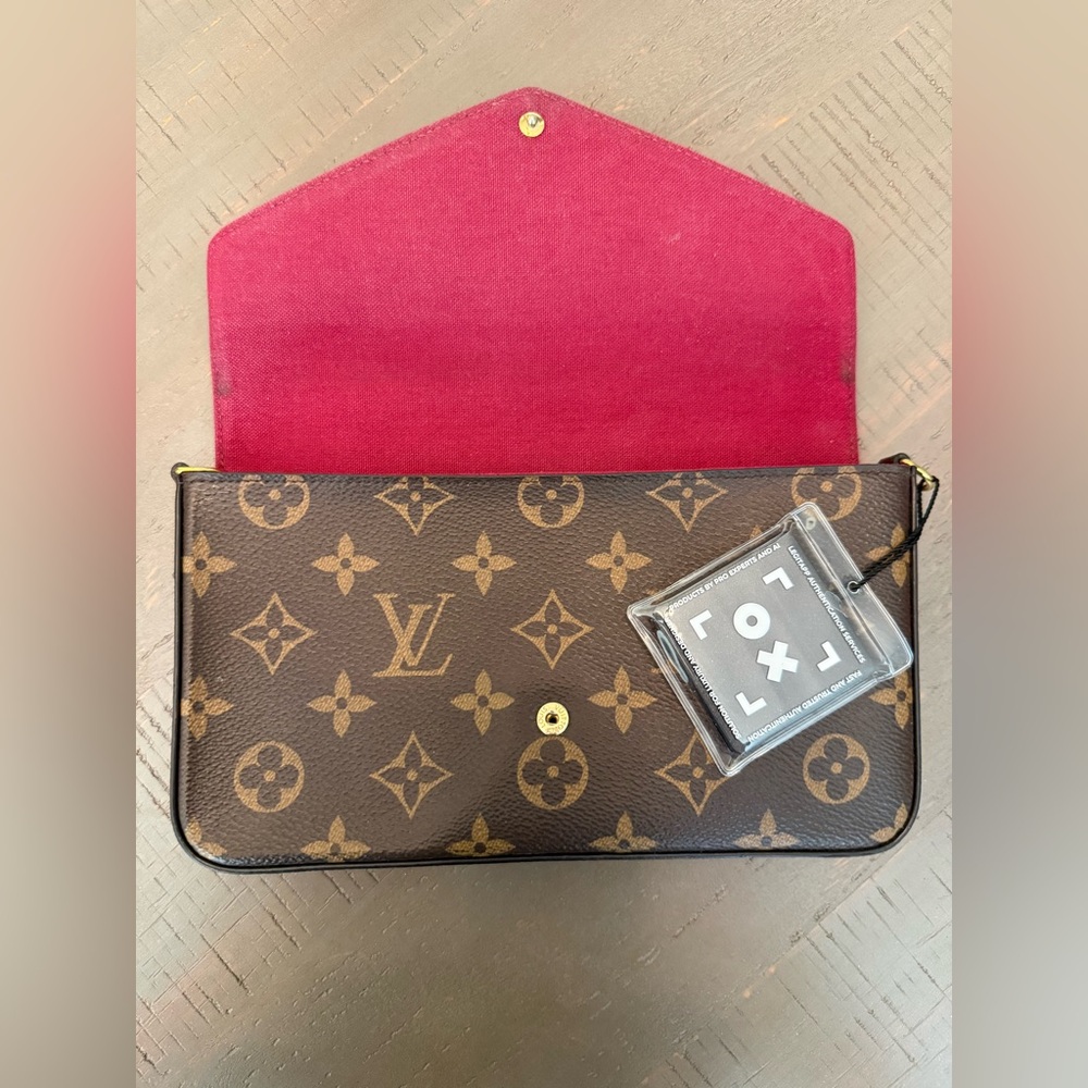 Authentic Louis Vuitton Felicie Pochette - Picture 3 of 14